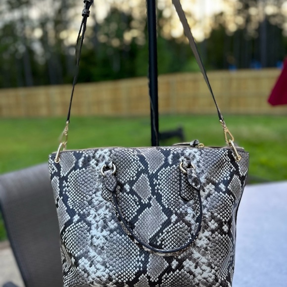 EUC Michael Kors Snakeskin Purse bundle - Picture 10 of 13